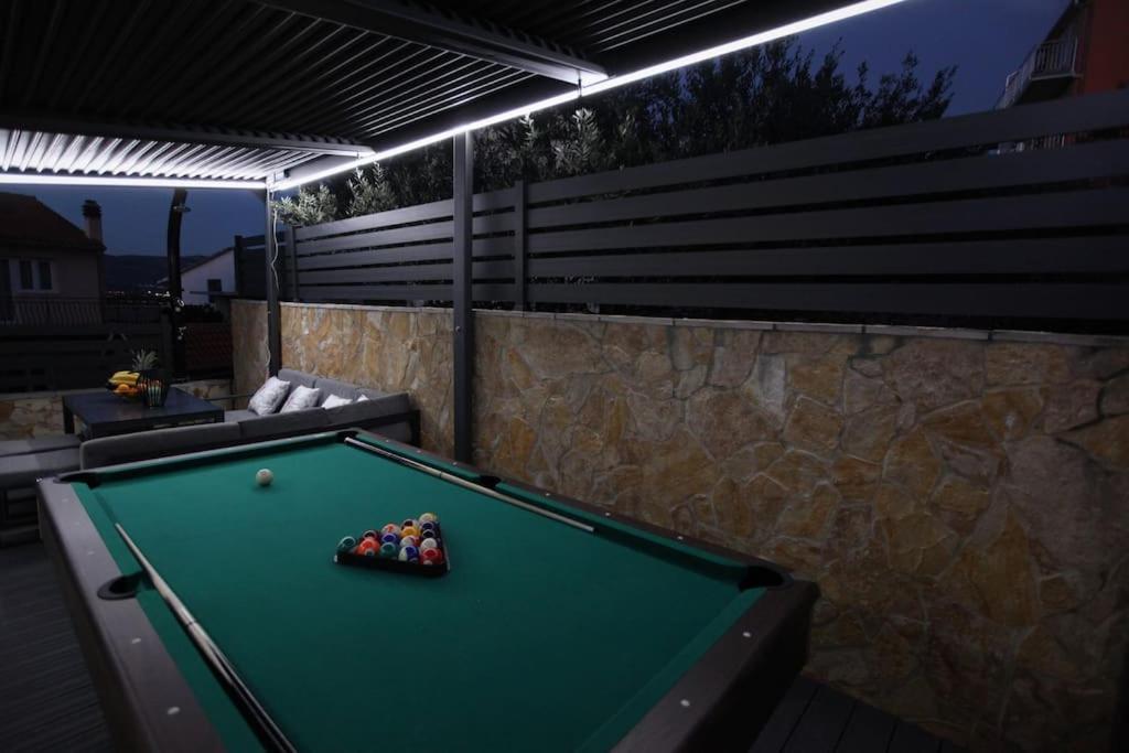 Luxury Villa Lana Apt, Seaview Terrace, Large Outdoor Space, Bbq Трогир Экстерьер фото