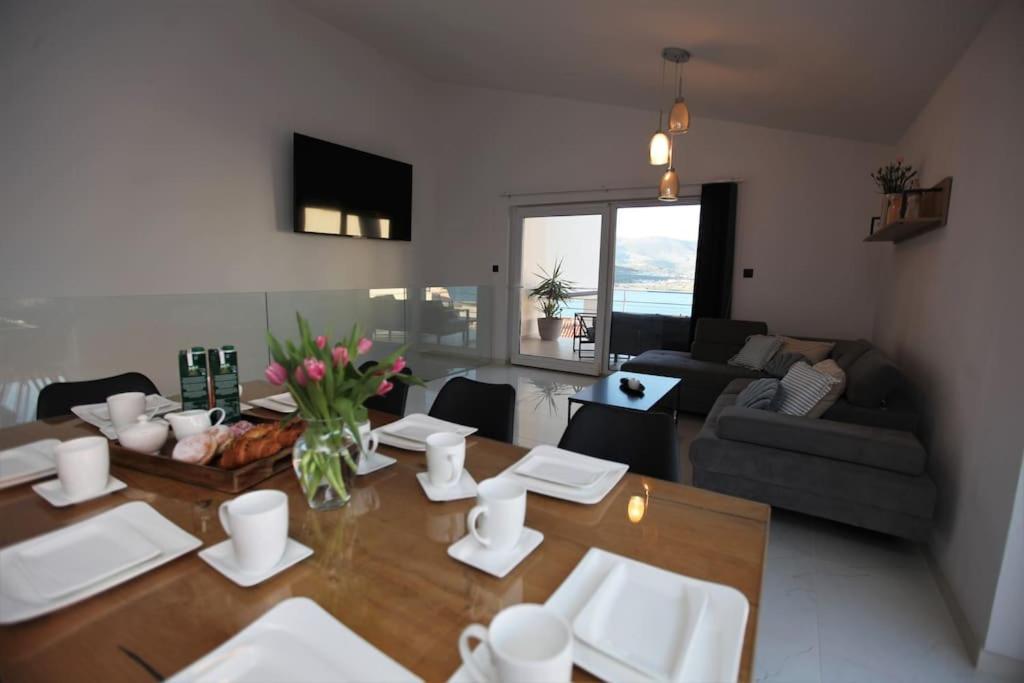 Luxury Villa Lana Apt, Seaview Terrace, Large Outdoor Space, Bbq Трогир Экстерьер фото
