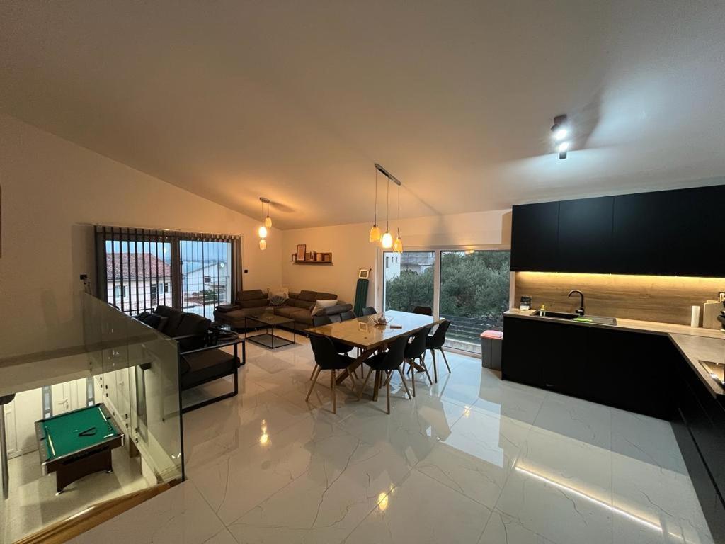 Luxury Villa Lana Apt, Seaview Terrace, Large Outdoor Space, Bbq Трогир Экстерьер фото
